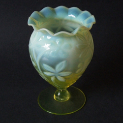 Richardson & Sons Victorian Vaseline Uranium Glass Vase