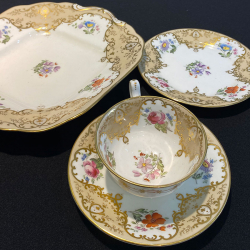 Aynsely China Part Tea set, Comprising Six Trios and One BB Plate