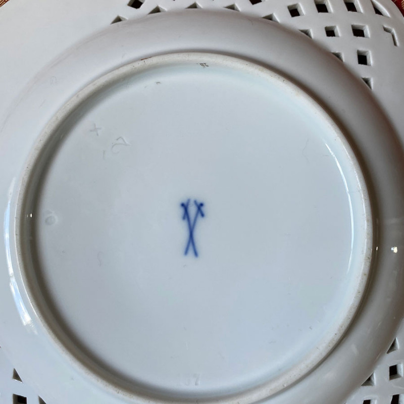Meissen Porcelain Set of Six Dessert Plates, Reticulated Rim