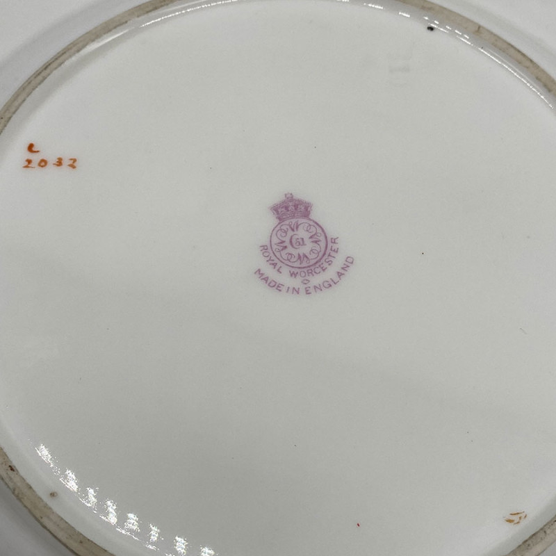 Royal Worcester Porcelain Fruit Pained Cabinet Plate by W Bee