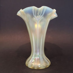 Jone Walsh Walsh Tulip pattern Vaseline Glass Vase