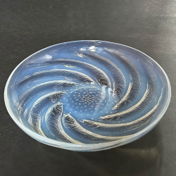 Rene Lalique Clear and Opalescent Glass Poissons Coupe