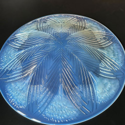 Rene Lalique Clear and Opalescent Glass "Oeillets" Coupe Ouverte