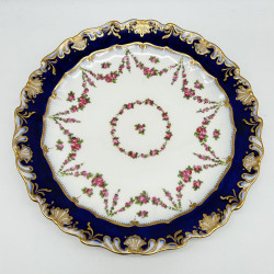 Gorge Jones and Sons Porcelain a Pair Plates Decorated with Rose Garland