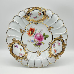 Meissen Porcelain Cabinet Plate, Hand painted Bouquet in the Middle, Scattered Flowers in Each Windows