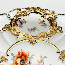 Meissen Porcelain Cabinet Plate, Hand painted Bouquet in the Middle, Scattered Flowers in Each Windows