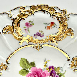 Meissen Porcelain Cabinet Plate, Hand painted Bouquet in the Middle, Scattered Flowers in Each Windows