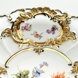 Meissen Porcelain Cabinet Plate, Hand painted Bouquet in the Middle, Scattered Flowers in Each Windows